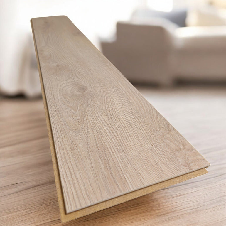 Luxury Ural Light Oak 8mm Laminate Flooring - 1.83m2 Pack